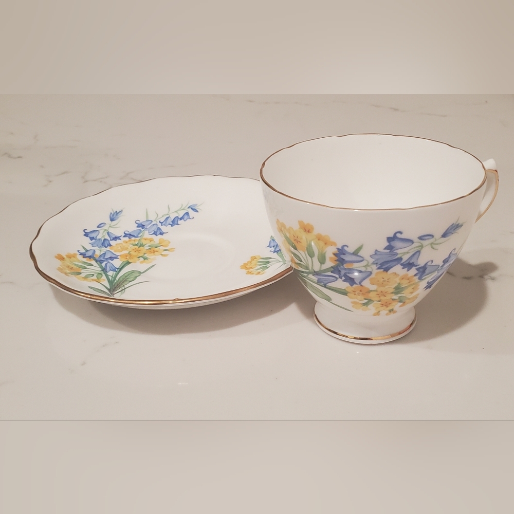 Royal Vale Bone China Tea Cup and Saucer Bluebell Yellow Primrose Gold Trim - Picture 3 of 7